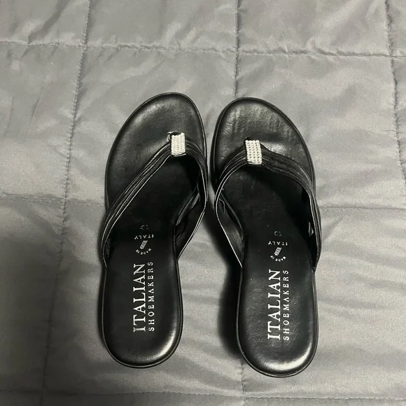 Sandals - Picture 1 of 3